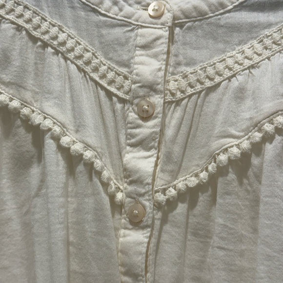 Old Navy brand poet blouse in white/cream color - Picture 3 of 7